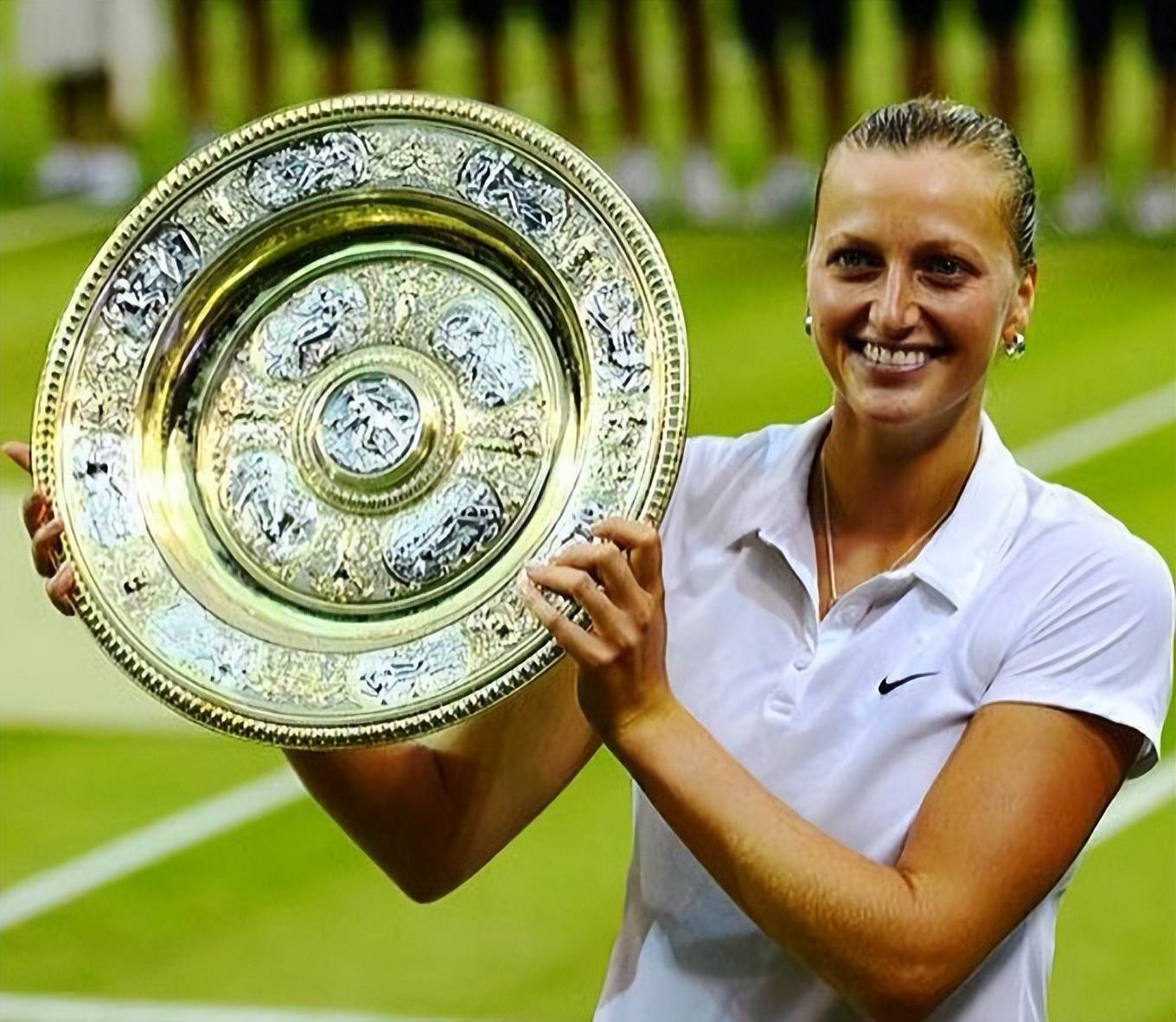 爱游戏官方入口 -科维托娃迎来三赛季高光表现，IG球迷沸腾！(网球科维托娃简历)