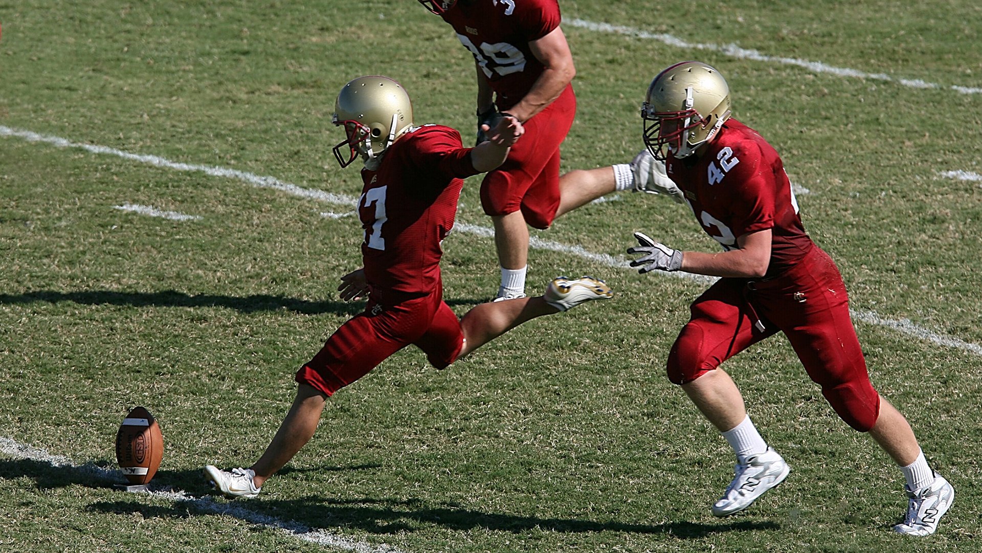 爱游戏ayx -生死战温网前瞻：奥斯梅恩伤情更新，武汉三镇冲击连胜纪录